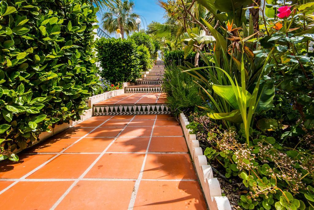 Apartamentos Las Rosas De Capistrano Nerja Extérieur photo