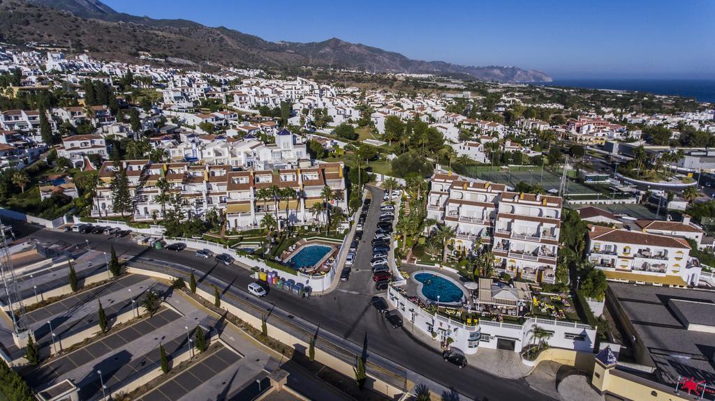 Apartamentos Las Rosas De Capistrano Nerja Extérieur photo